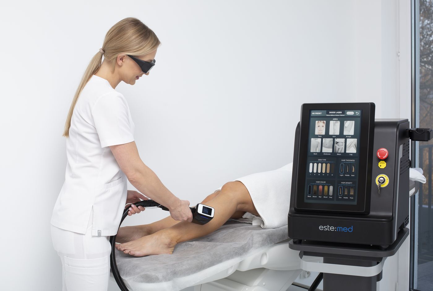 Epilacja laserowa - praca głowicą